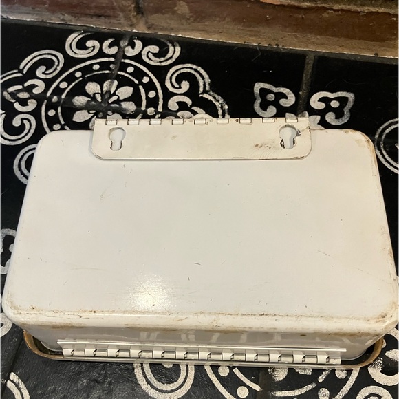 Antique First Aid Metal Case and Original Sealed Supplies Contents - Picture 5 of 12